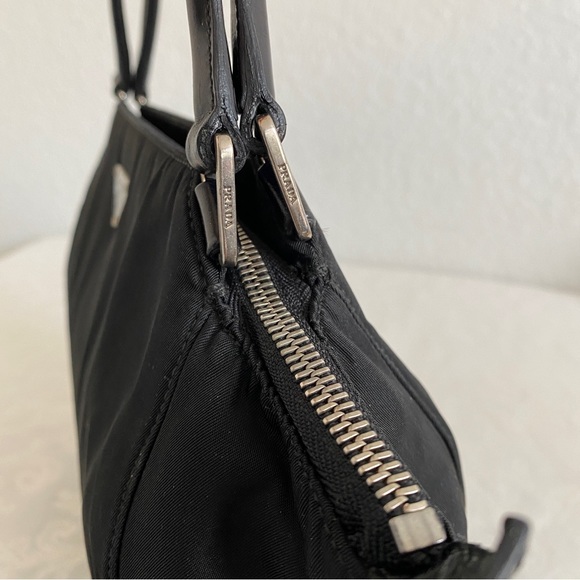Prada black nylon bag - Picture 4 of 14